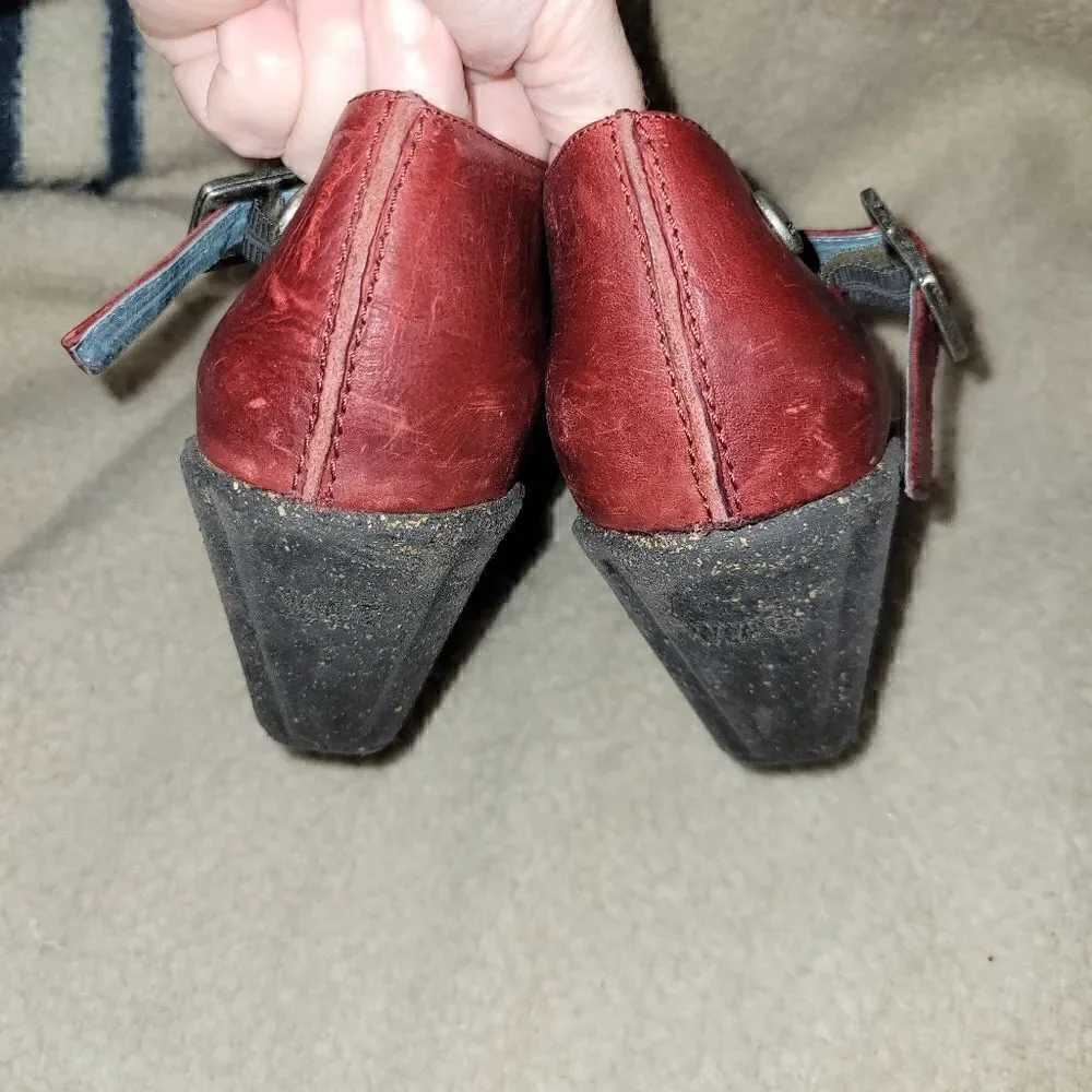 Mag women's red wedges size 8.5.  ^
